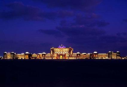 لماذا فندق قصر الإمارات هو خيارك الأمثل؟ 